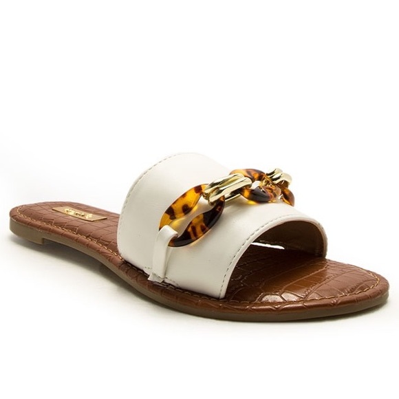 Qupid - White Sandals - Picture 5 of 5